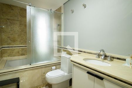 Apartamento à venda com 300m², 3 quartos e 4 vagas Apartamento à venda com 300m², 3 quartos e 4 vagasBanheiro - Suite 3