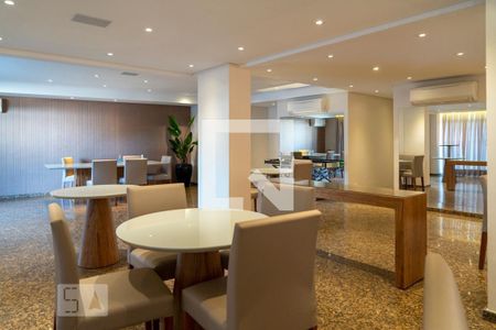 Apartamento à venda com 300m², 3 quartos e 4 vagas Apartamento à venda com 300m², 3 quartos e 4 vagasÁrea comum - Salão de festas