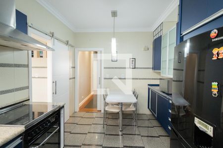 Apartamento à venda com 300m², 3 quartos e 4 vagas Apartamento à venda com 300m², 3 quartos e 4 vagasCozinha