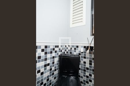 Apartamento à venda com 300m², 3 quartos e 4 vagas Apartamento à venda com 300m², 3 quartos e 4 vagasLavabo