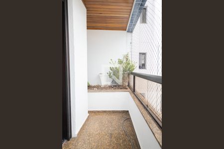 Apartamento à venda com 300m², 3 quartos e 4 vagas Apartamento à venda com 300m², 3 quartos e 4 vagasSacada -Suíte 3