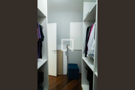 Apartamento à venda com 300m², 3 quartos e 4 vagas Apartamento à venda com 300m², 3 quartos e 4 vagasCloset - Suíte 3