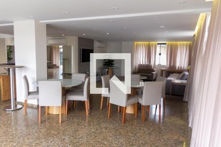 Apartamento à venda com 300m², 3 quartos e 4 vagas Apartamento à venda com 300m², 3 quartos e 4 vagasÁrea comum - Salão de festas