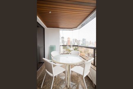 Apartamento à venda com 300m², 3 quartos e 4 vagas Apartamento à venda com 300m², 3 quartos e 4 vagasSacada -Cobertura