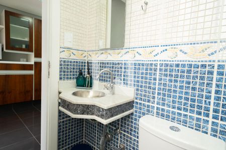 Apartamento à venda com 300m², 3 quartos e 4 vagas Apartamento à venda com 300m², 3 quartos e 4 vagasBanheiro - Cobertura