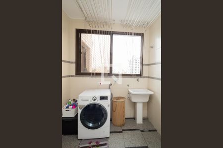 Apartamento à venda com 300m², 3 quartos e 4 vagas Apartamento à venda com 300m², 3 quartos e 4 vagasÁrea de Serviço