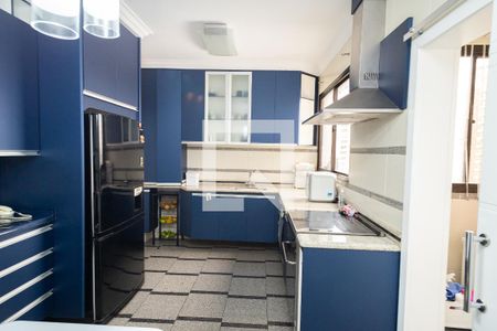 Apartamento à venda com 300m², 3 quartos e 4 vagas Apartamento à venda com 300m², 3 quartos e 4 vagasCozinha