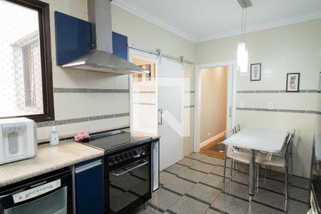 Apartamento à venda com 300m², 3 quartos e 4 vagas Apartamento à venda com 300m², 3 quartos e 4 vagasCozinha