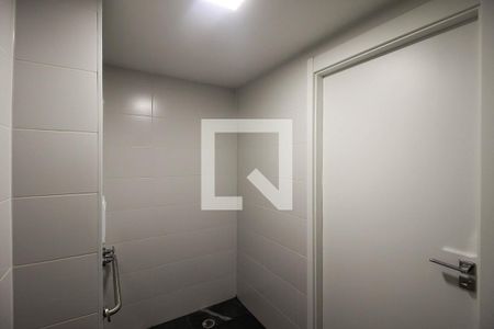 Banheiro de apartamento à venda com 1 quarto, 26m² em Jardim Independência, São Paulo