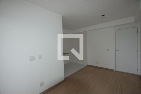 Sala de apartamento para alugar com 2 quartos, 52m² em Marechal Hermes, Rio de Janeiro