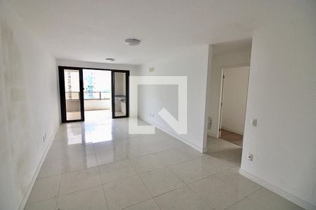 Sala de apartamento para alugar com 4 quartos, 131m² em Barra da Tijuca, Rio de Janeiro