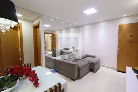 Sala de apartamento para alugar com 2 quartos, 97m² em Aclimação, Uberlândia