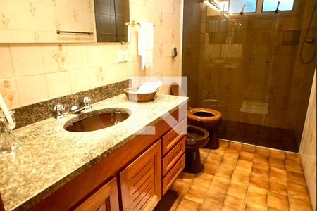 Apartamento à venda com 331m², 4 quartos e 4 vagas Apartamento à venda com 331m², 4 quartos e 4 vagasBanheiro suite 2