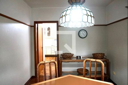 Apartamento à venda com 331m², 4 quartos e 4 vagas Apartamento à venda com 331m², 4 quartos e 4 vagasSala de jantar