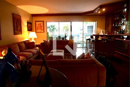 Apartamento à venda com 331m², 4 quartos e 4 vagas Apartamento à venda com 331m², 4 quartos e 4 vagasSala