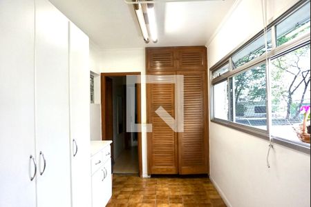 Apartamento à venda com 331m², 4 quartos e 4 vagas Apartamento à venda com 331m², 4 quartos e 4 vagasÁrea de serviço