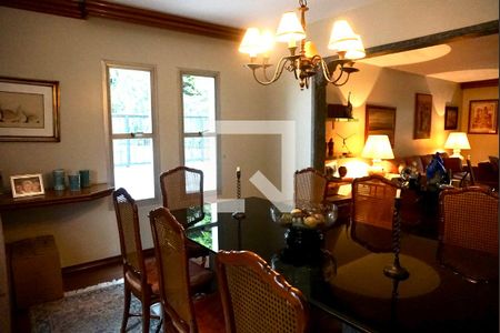 Apartamento à venda com 331m², 4 quartos e 4 vagas Apartamento à venda com 331m², 4 quartos e 4 vagasSala