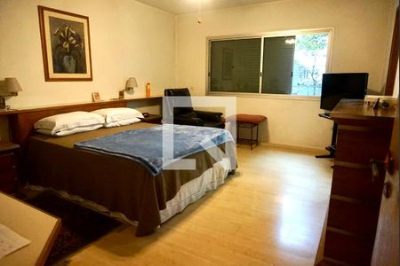 Apartamento à venda com 331m², 4 quartos e 4 vagas Apartamento à venda com 331m², 4 quartos e 4 vagasSuite 1