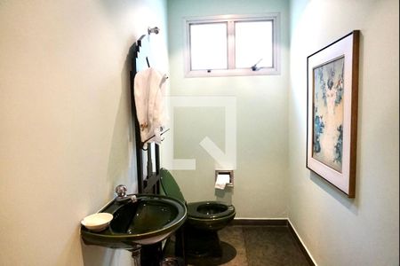 Apartamento à venda com 331m², 4 quartos e 4 vagas Apartamento à venda com 331m², 4 quartos e 4 vagasLavabo