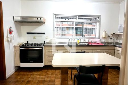 Apartamento à venda com 331m², 4 quartos e 4 vagas Apartamento à venda com 331m², 4 quartos e 4 vagasCozinha