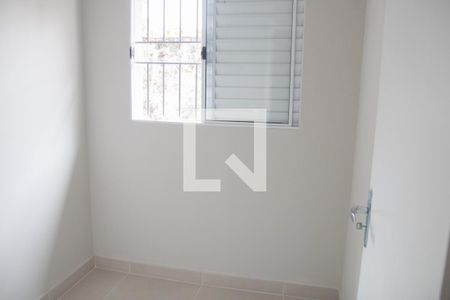 Quarto 2 de casa para alugar com 2 quartos, 40m² em Parque Edu Chaves, São Paulo