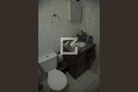 Banheiro de apartamento à venda com 1 quarto, 56m² em São Lourenço, Niterói