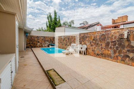 Casa de condomínio à venda com 290m², 4 quartos e 3 vagas Casa de condomínio à venda com 290m², 4 quartos e 3 vagasQuintal