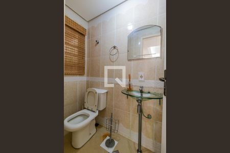 Casa de condomínio à venda com 290m², 4 quartos e 3 vagas Casa de condomínio à venda com 290m², 4 quartos e 3 vagasLavabo