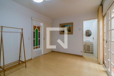 Casa de condomínio à venda com 290m², 4 quartos e 3 vagas Casa de condomínio à venda com 290m², 4 quartos e 3 vagasQuarto 1