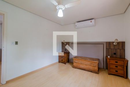 Casa de condomínio à venda com 290m², 4 quartos e 3 vagas Casa de condomínio à venda com 290m², 4 quartos e 3 vagasQuarto 2