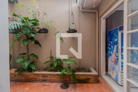 Casa de condomínio à venda com 290m², 4 quartos e 3 vagas Casa de condomínio à venda com 290m², 4 quartos e 3 vagasVista