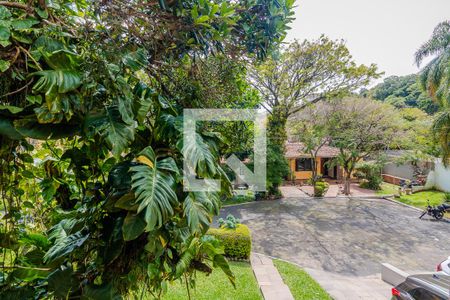 Casa de condomínio à venda com 290m², 4 quartos e 3 vagas Casa de condomínio à venda com 290m², 4 quartos e 3 vagasVista