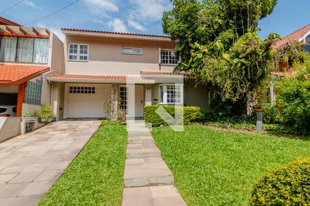 Casa de condomínio à venda com 290m², 4 quartos e 3 vagas Casa de condomínio à venda com 290m², 4 quartos e 3 vagasFachada da casa