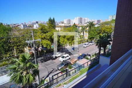 Quarto  1_Vista  de apartamento para alugar com 3 quartos, 93m² em Passo da Areia, Porto Alegre