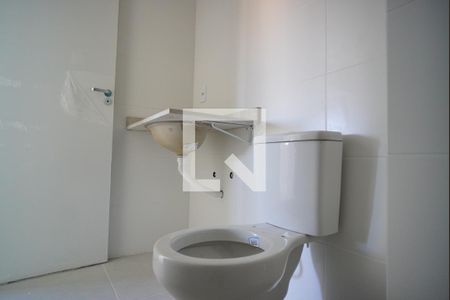 Lavabo  de apartamento para alugar com 3 quartos, 93m² em Passo da Areia, Porto Alegre