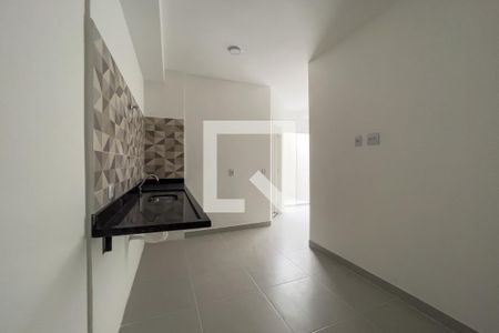 Sala e cozinha de apartamento para alugar com 2 quartos, 40m² em Vila Monumento, São Paulo