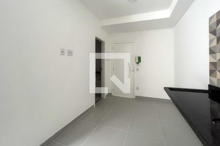 Sala e cozinha de apartamento à venda com 2 quartos, 40m² em Vila Monumento, São Paulo
