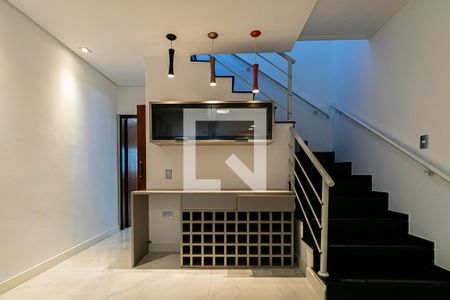Sala / Escadas de casa à venda com 4 quartos, 245m² em Chácara Seis de Outubro, São Paulo