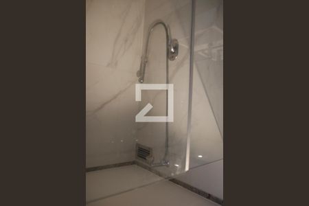 Banheiro de apartamento para alugar com 1 quarto, 33m² em Taguatinga Centro (taguatinga), Brasília