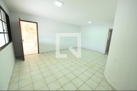 Sala de casa para alugar com 3 quartos, 180m² em Parque das Laranjeiras, Goiânia