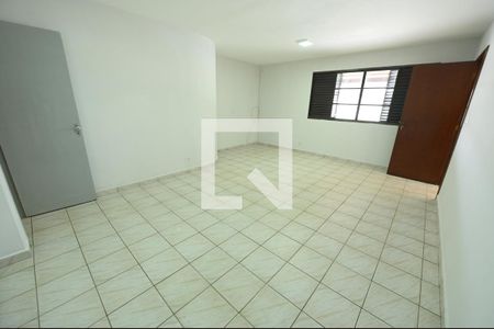 Sala de casa para alugar com 3 quartos, 180m² em Parque das Laranjeiras, Goiânia