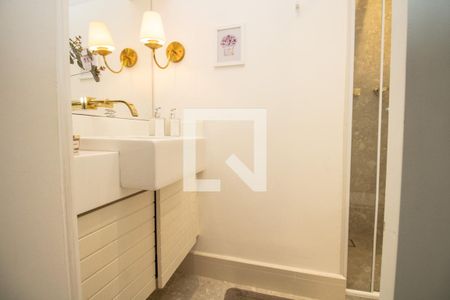 Banheiro 1, lavabo com chuveiro  de apartamento à venda com 2 quartos, 139m² em Indianópolis, São Paulo