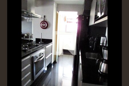 Cozinha de apartamento para alugar com 2 quartos, 99m² em Vila Progredior, São Paulo