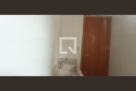 Banheiro de apartamento para alugar com 1 quarto, 38m² em Vila Mazzei, São Paulo