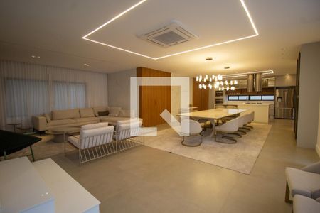 Casa de condomínio à venda com 460m², 5 quartos e 4 vagasSala