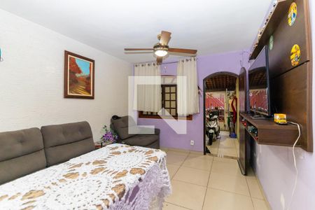 Sala de casa à venda com 2 quartos, 70m² em Vila Carmosina, São Paulo