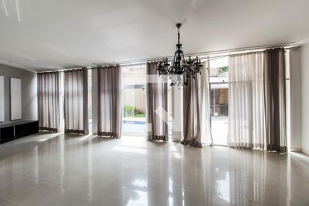 Casa de condomínio à venda com 400m², 4 quartos e 6 vagasSala de Jantar