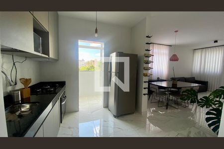 Cozinha de apartamento à venda com 3 quartos, 84m² em Padre Eustáquio, Belo Horizonte