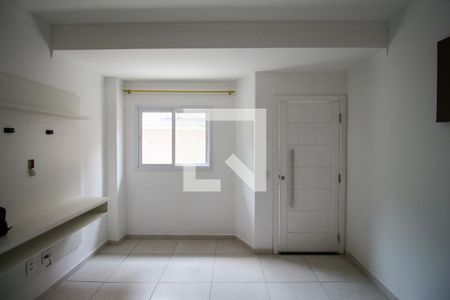 Casa de condomínio à venda com 80m², 2 quartos e 2 vagasSala