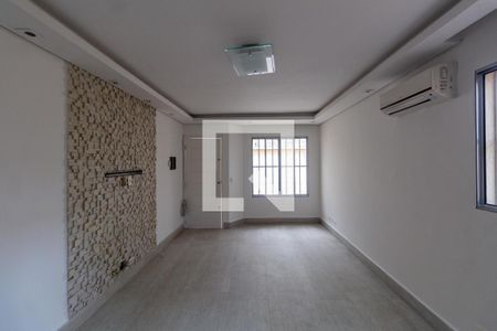 Sala de casa à venda com 3 quartos, 181m² em Cidade Patriarca, São Paulo